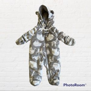 Carters 0-3 month snow suit, brand new